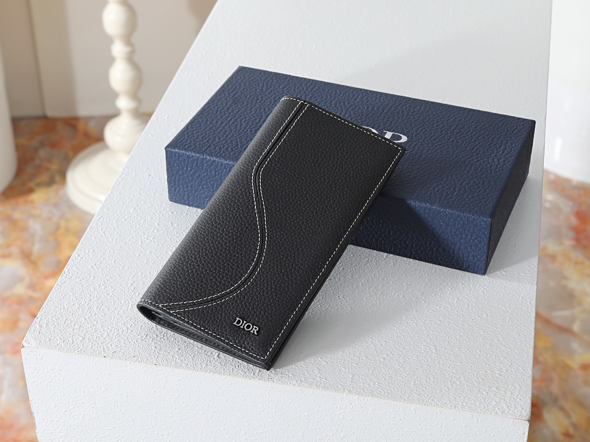ディオール「Dior」 クラシックな高級品さいふ