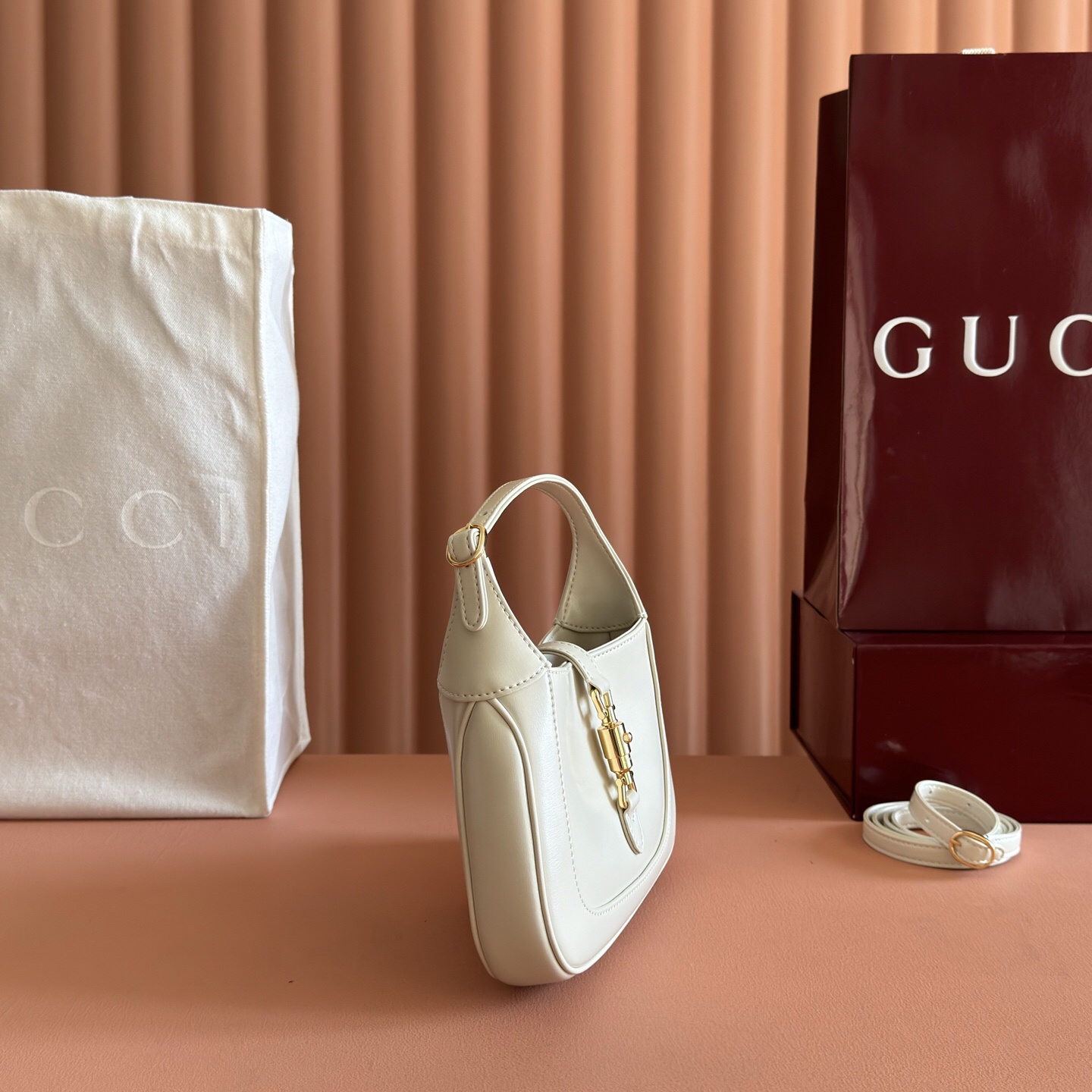 グッチ GUCCI 637092 ハンドバッグ レディース ブランド 正規品 代金引換可