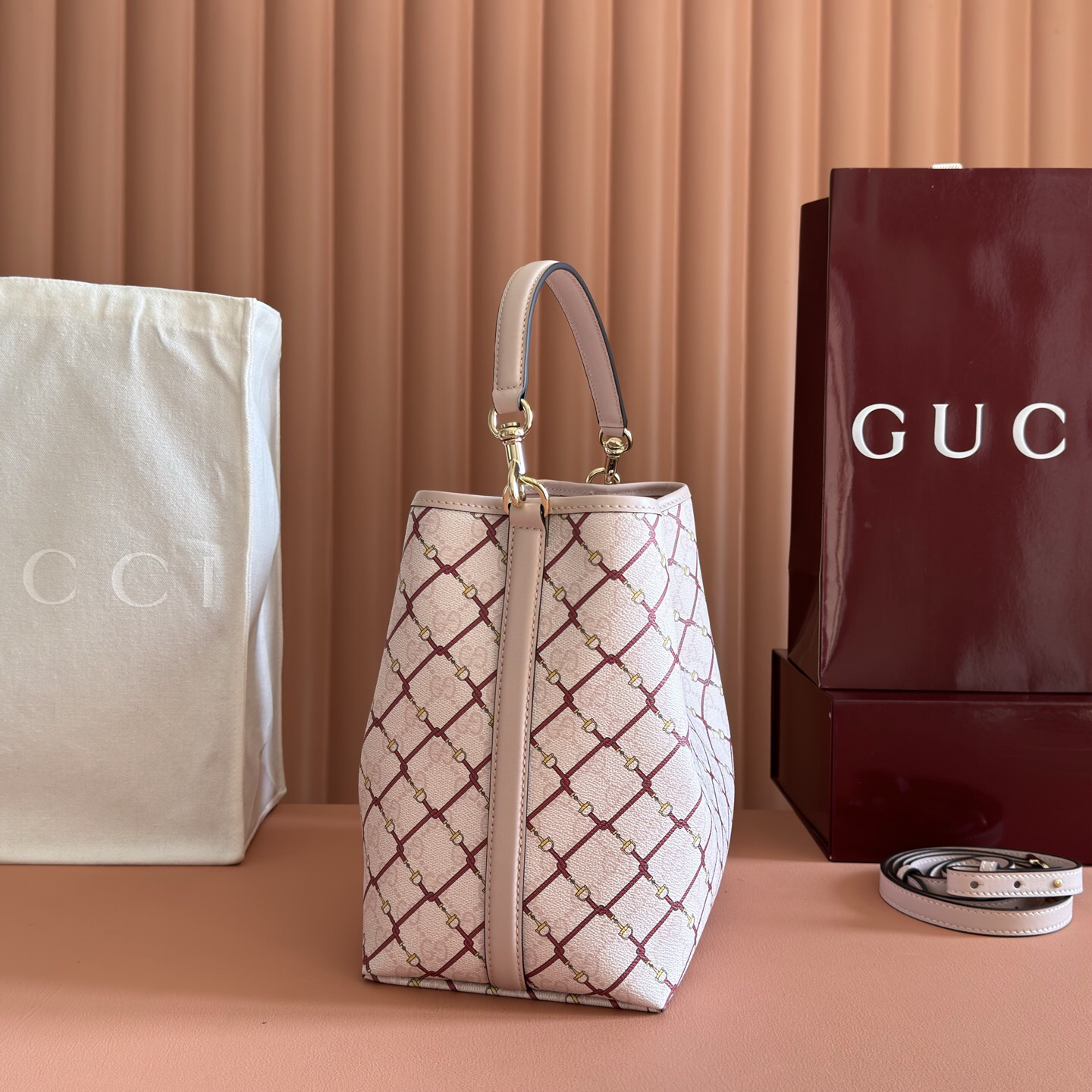 グッチ GUCCI 815103 ハンドバッグ レディース ブランド 正規品 代金引換可