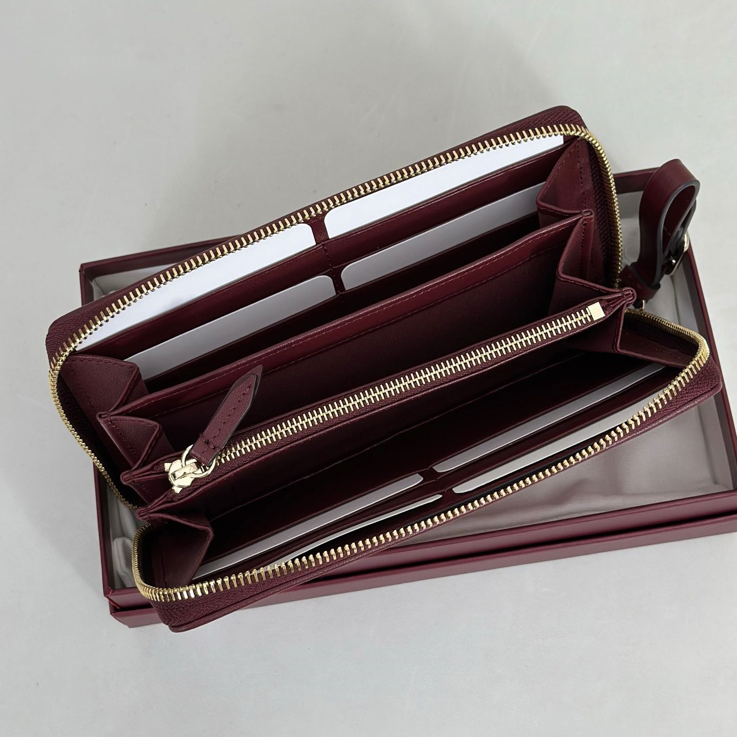 GUCCI グッチ 854234 クラシックレッド レザー レディース長財布