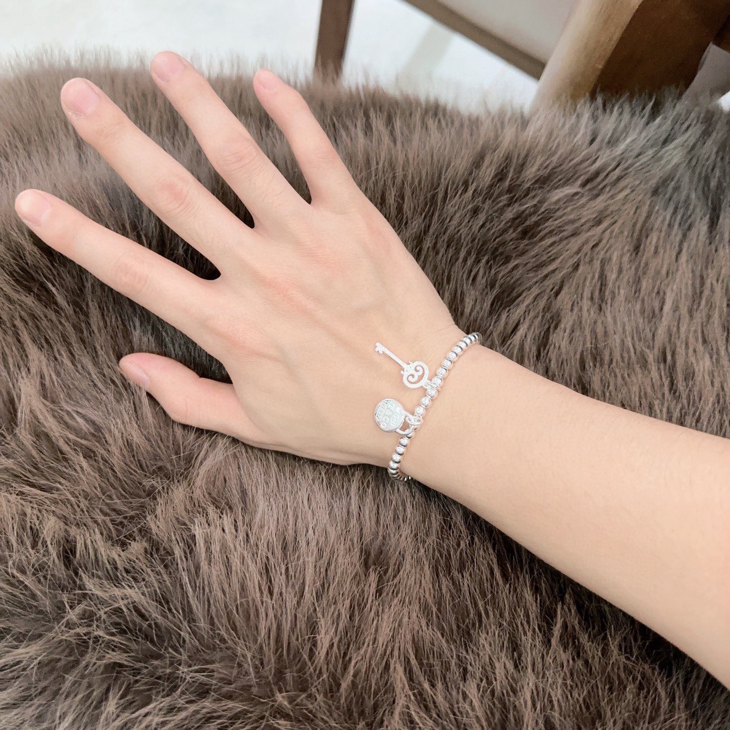 ティファニー TIFFANY & Co. シルバー 有名人同着 カップル キーモチーフ ブレスレット 代金引換可