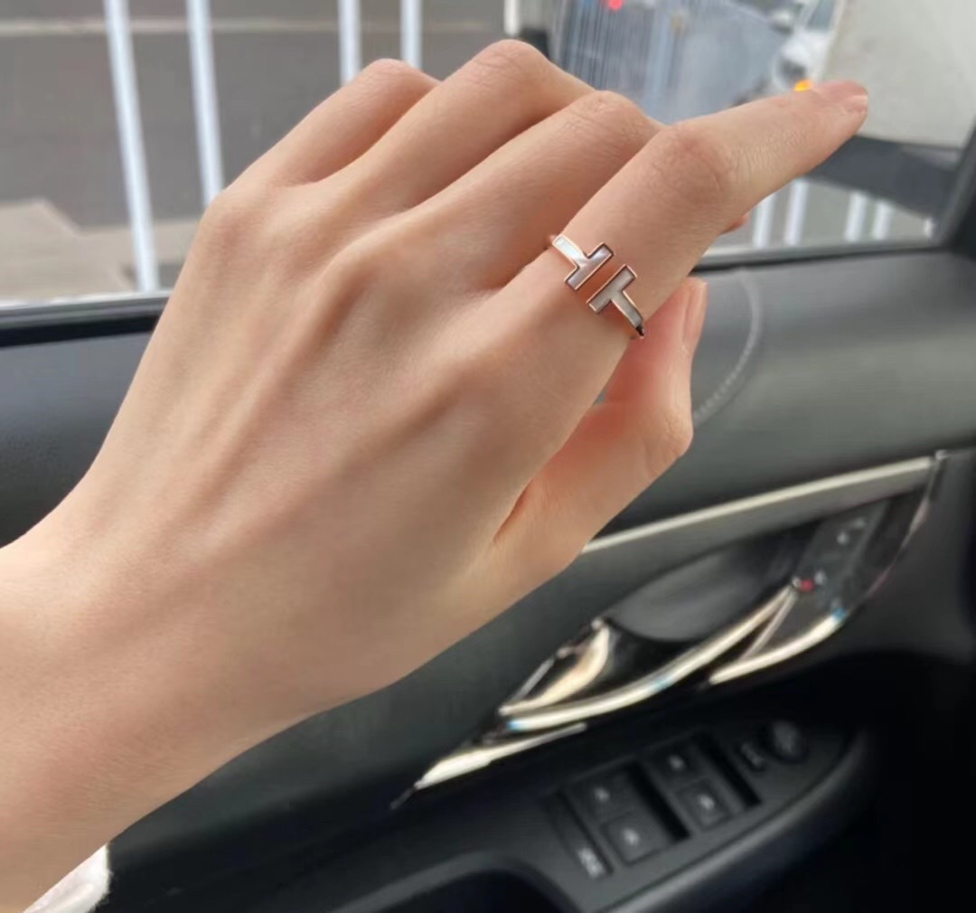 TIFFANY & Co. 最新作 リング 代金引換可