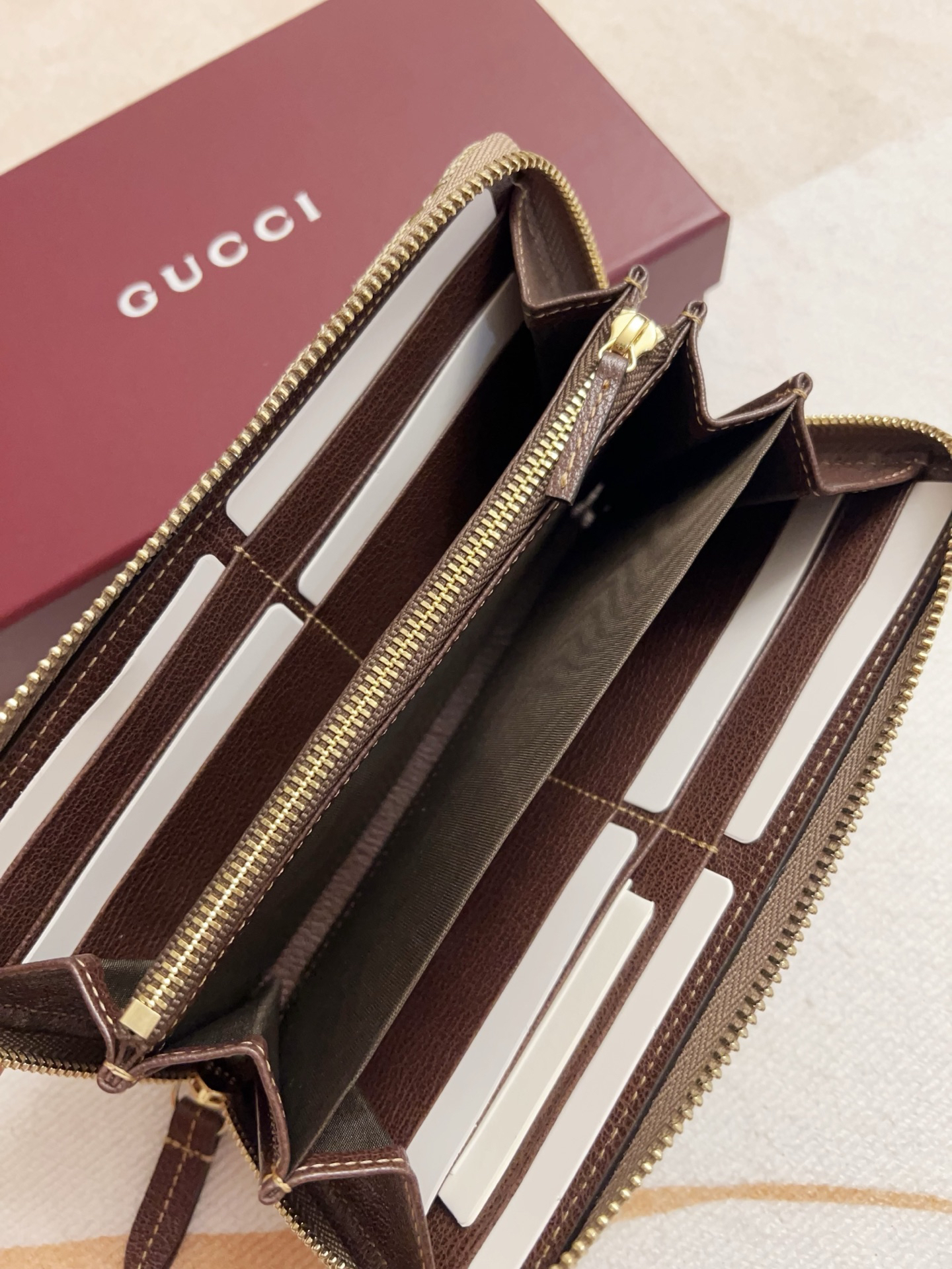 グッチ「Gucci」レディース ラウンドファスナー長財布
