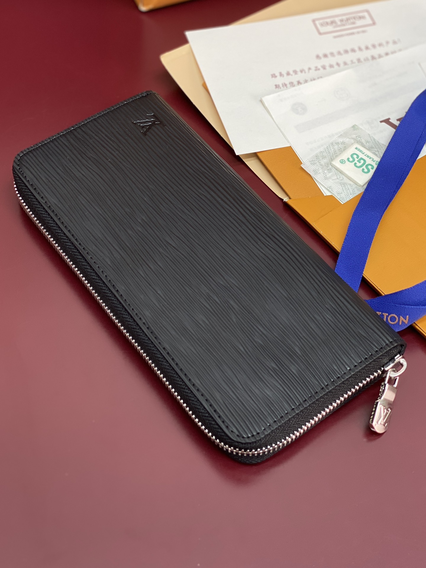 ルイ・ヴィトン「Louis Vuitton」レザーポケットウォレット