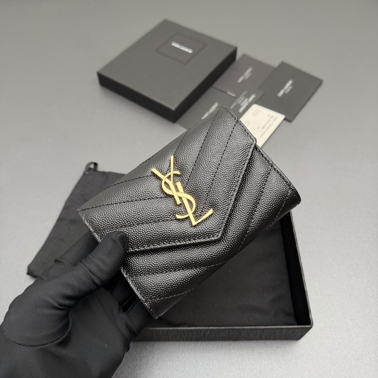 サンローラン「Saint Laurent」レザーポケットウォレット