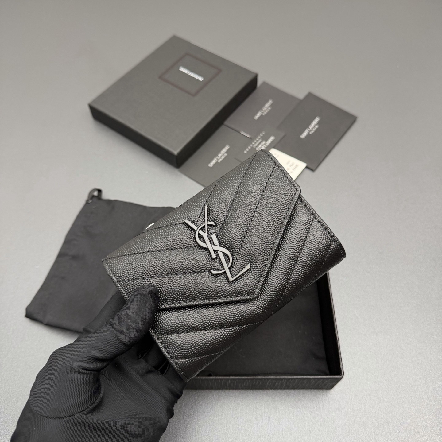 サンローラン「Saint Laurent」レザーポケットウォレット