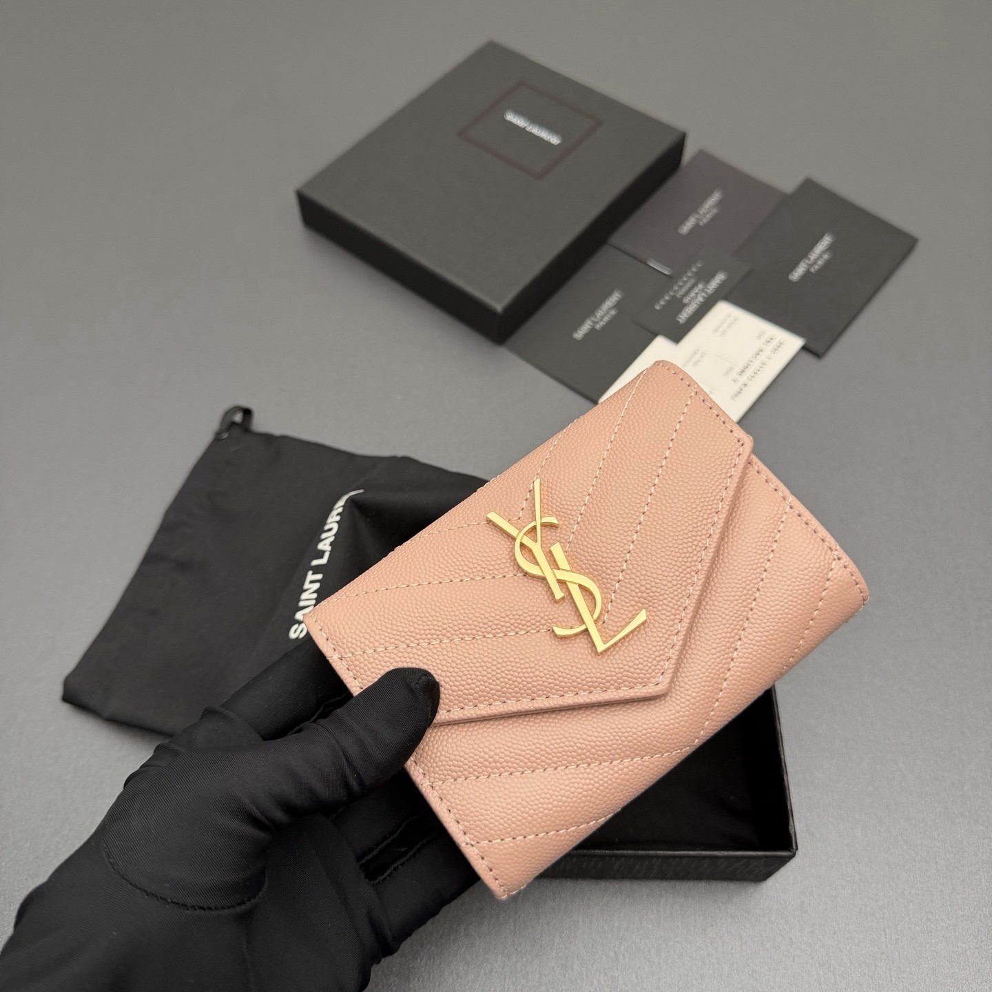 サンローラン「Saint Laurent」レザーポケットウォレット
