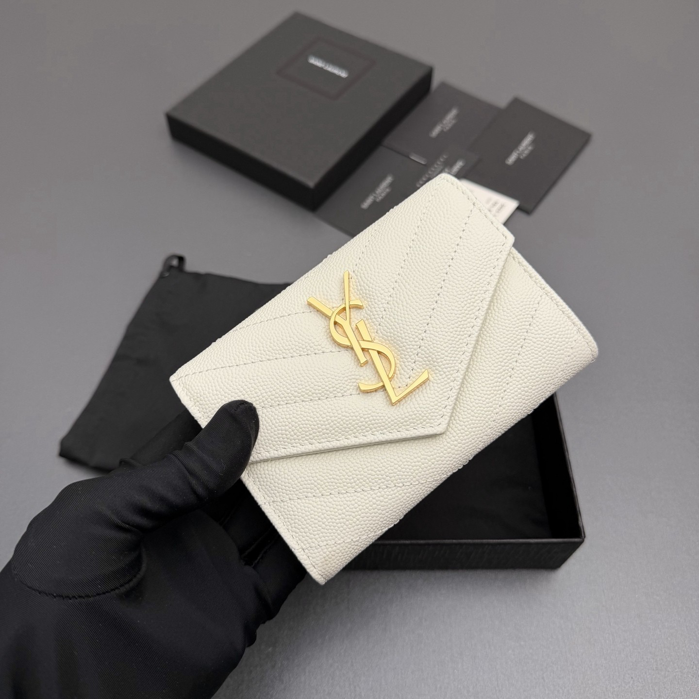 サンローラン「Saint Laurent」レザーポケットウォレット