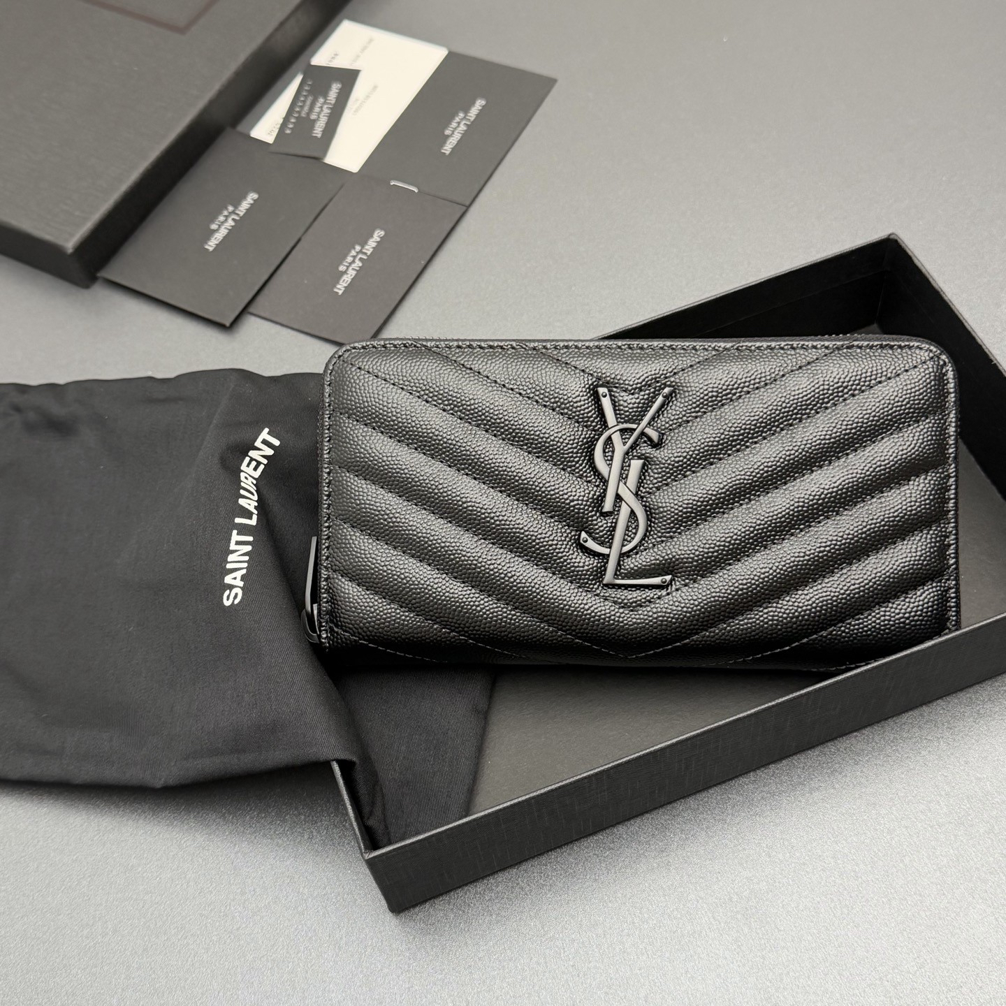 サンローラン「Saint Laurent」レザーポケットウォレット