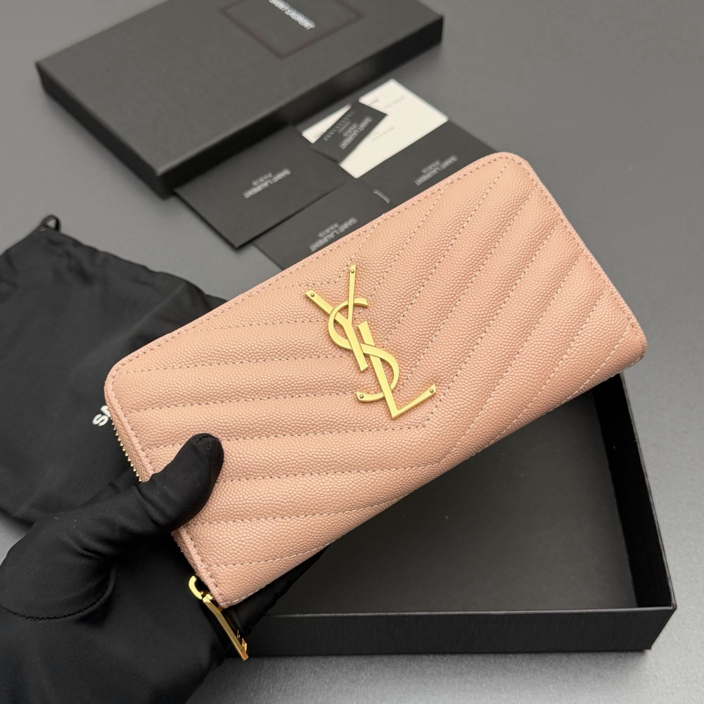 サンローラン「Saint Laurent」レザーポケットウォレット
