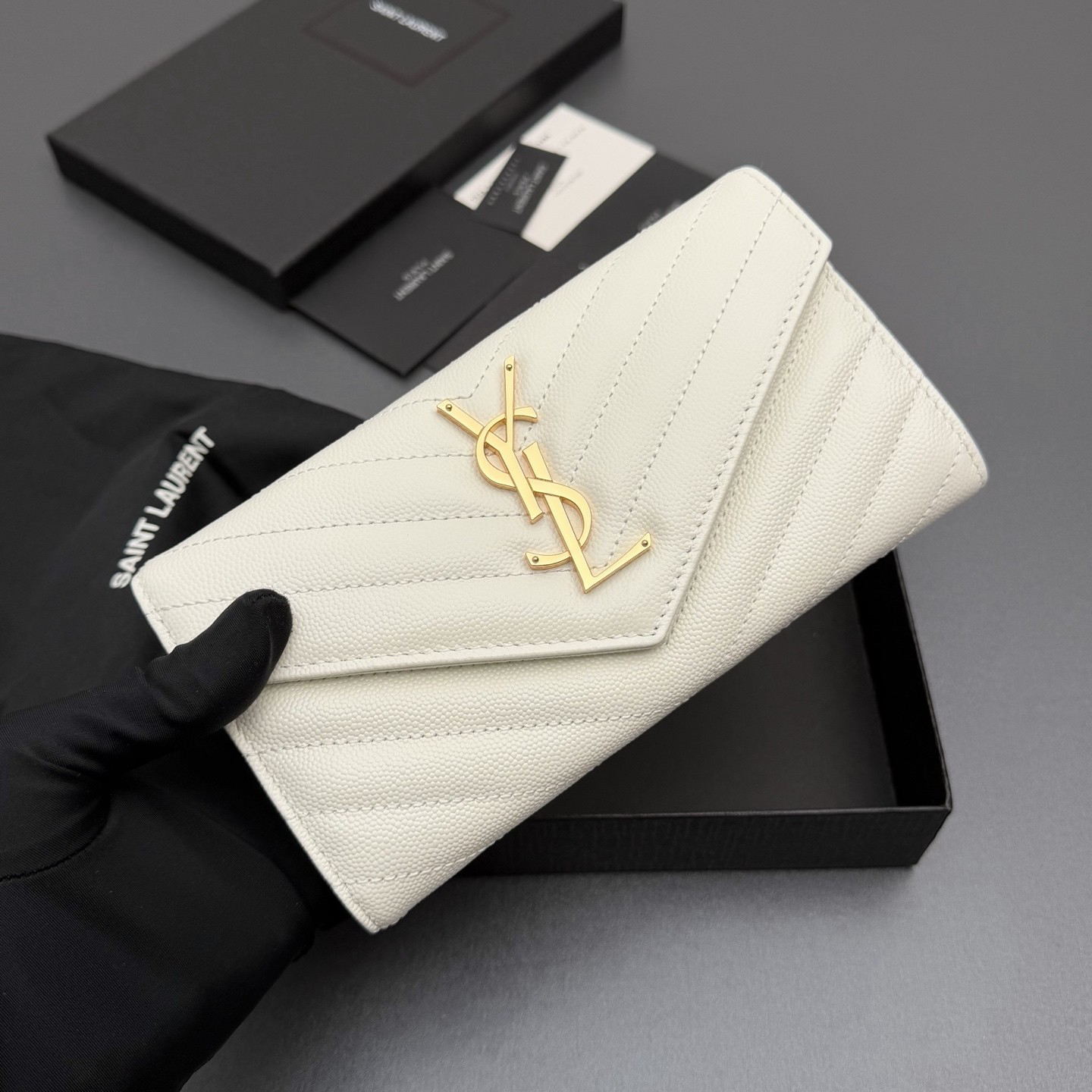 サンローラン「Saint Laurent」レザーポケットウォレット