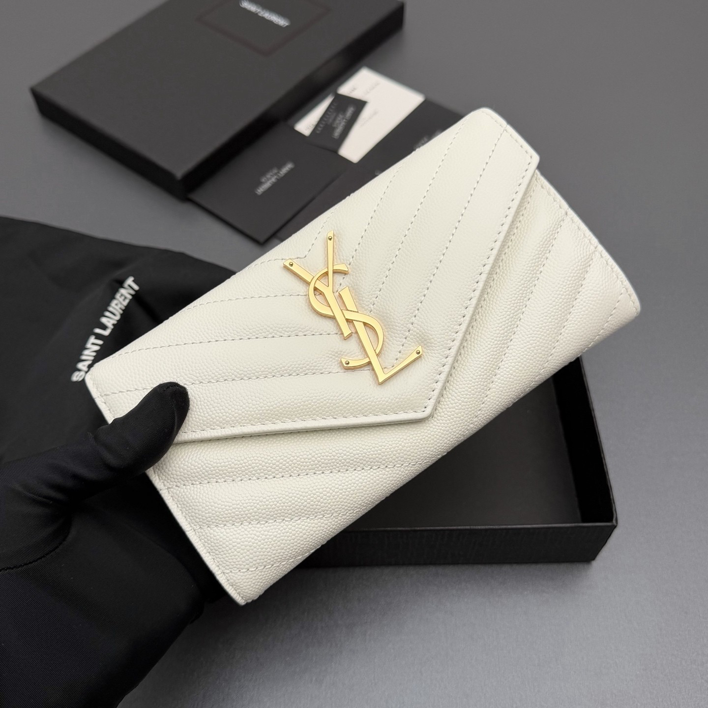 サンローラン「Saint Laurent」レザーポケットウォレット
