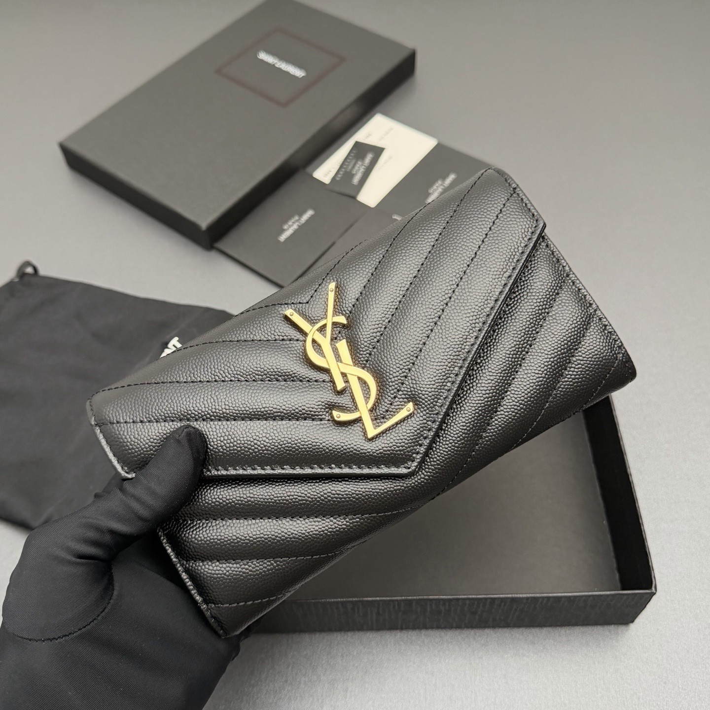サンローラン「Saint Laurent」レザーポケットウォレット