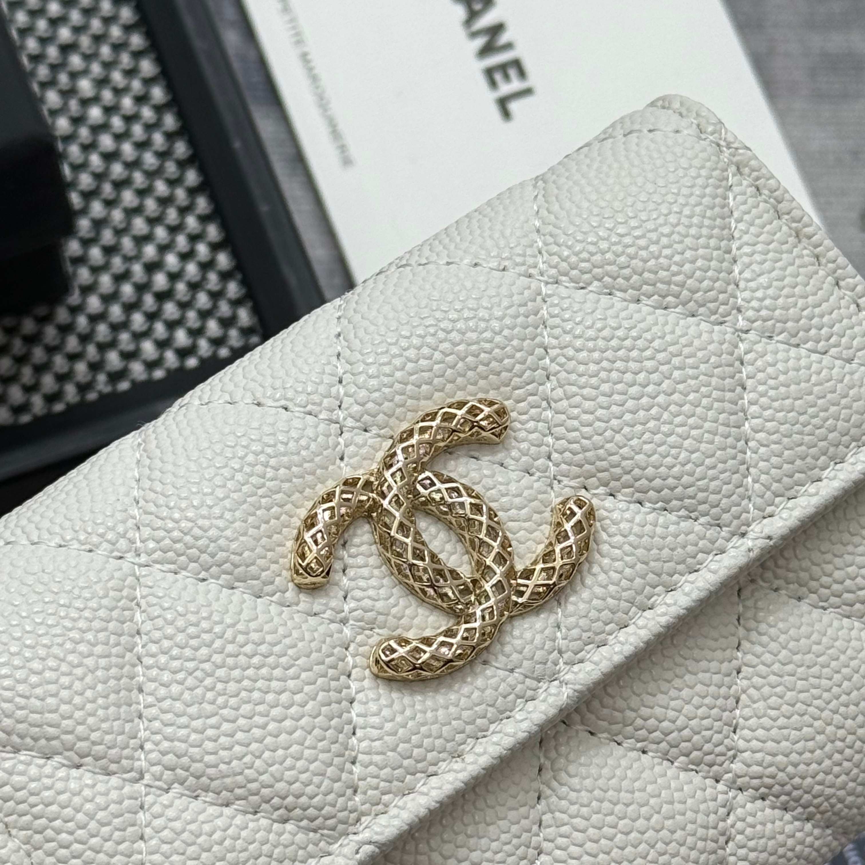 シャネル「Chanel」レザーポケットウォレット