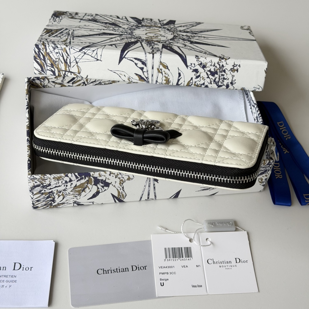 ディオール「Dior」 クラシックな高級品さいふ