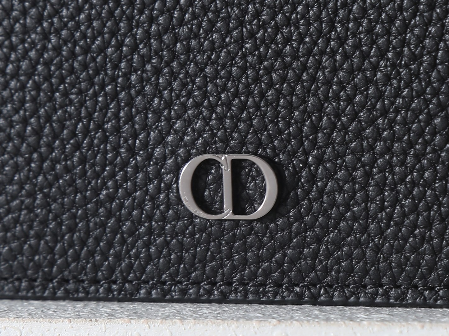 ディオール「Dior」 クラシックな高級品さいふ