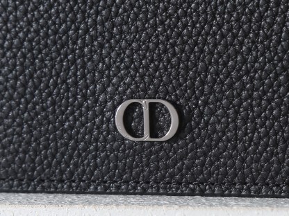 ディオール「Dior」 クラシックな高級品さいふ