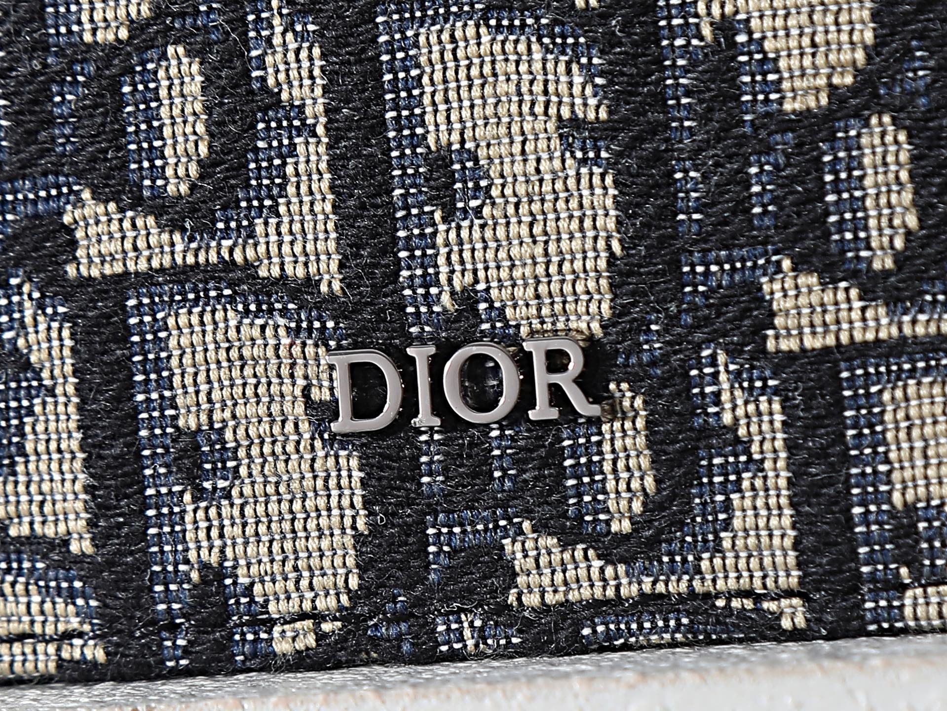 ディオール「Dior」 クラシックな高級品さいふ