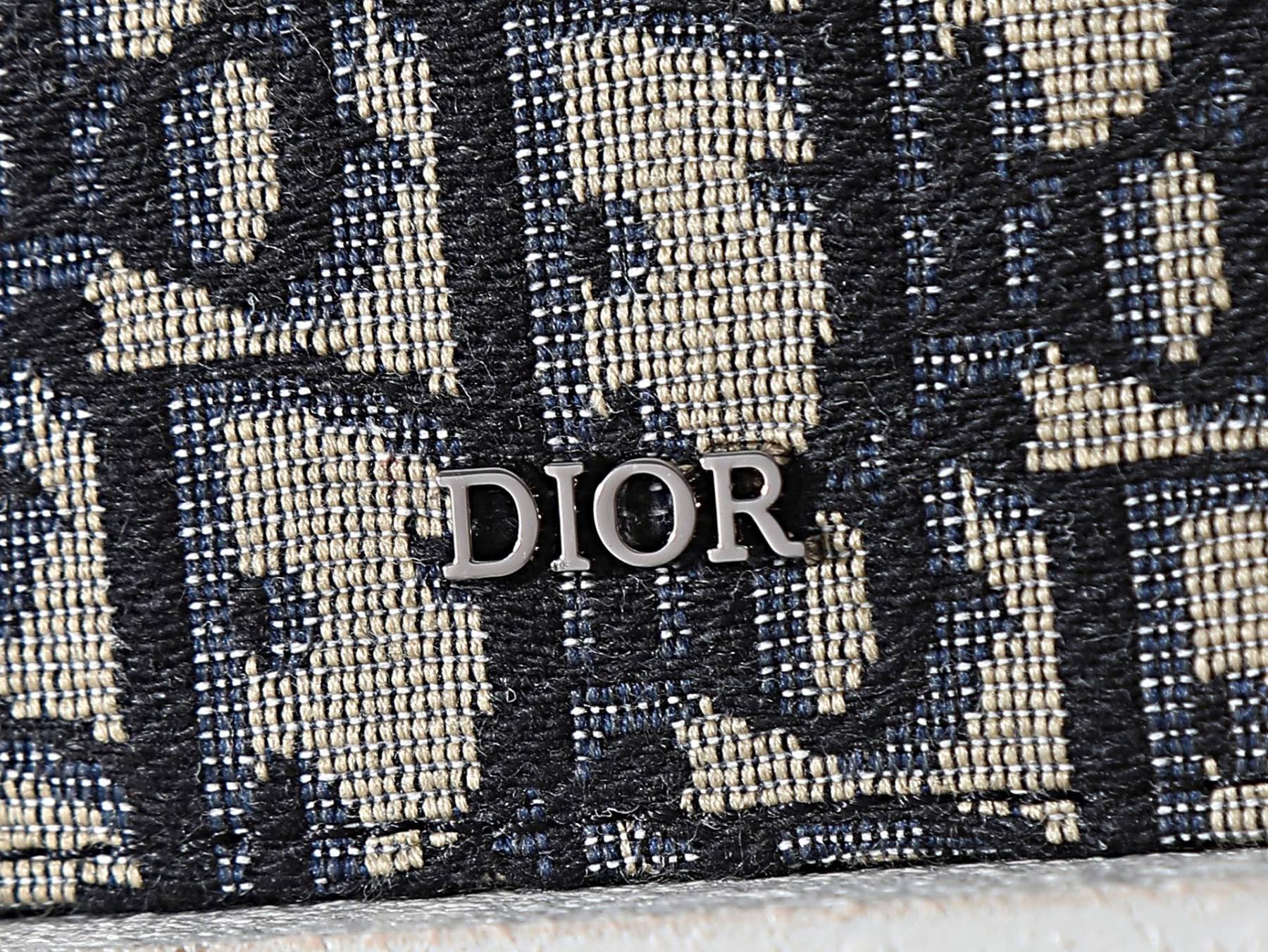 ディオール「Dior」 クラシックな高級品さいふ