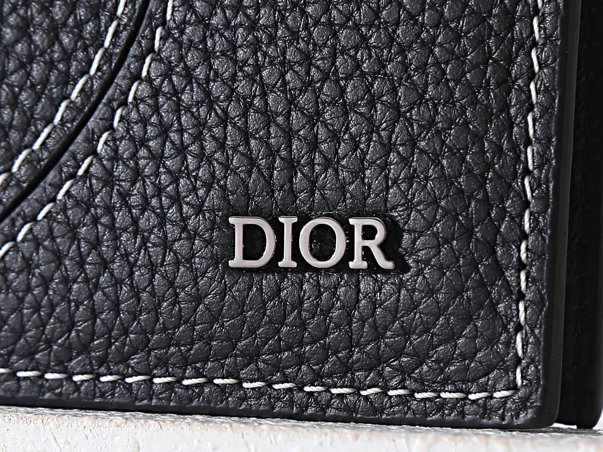 ディオール「Dior」 クラシックな高級品さいふ