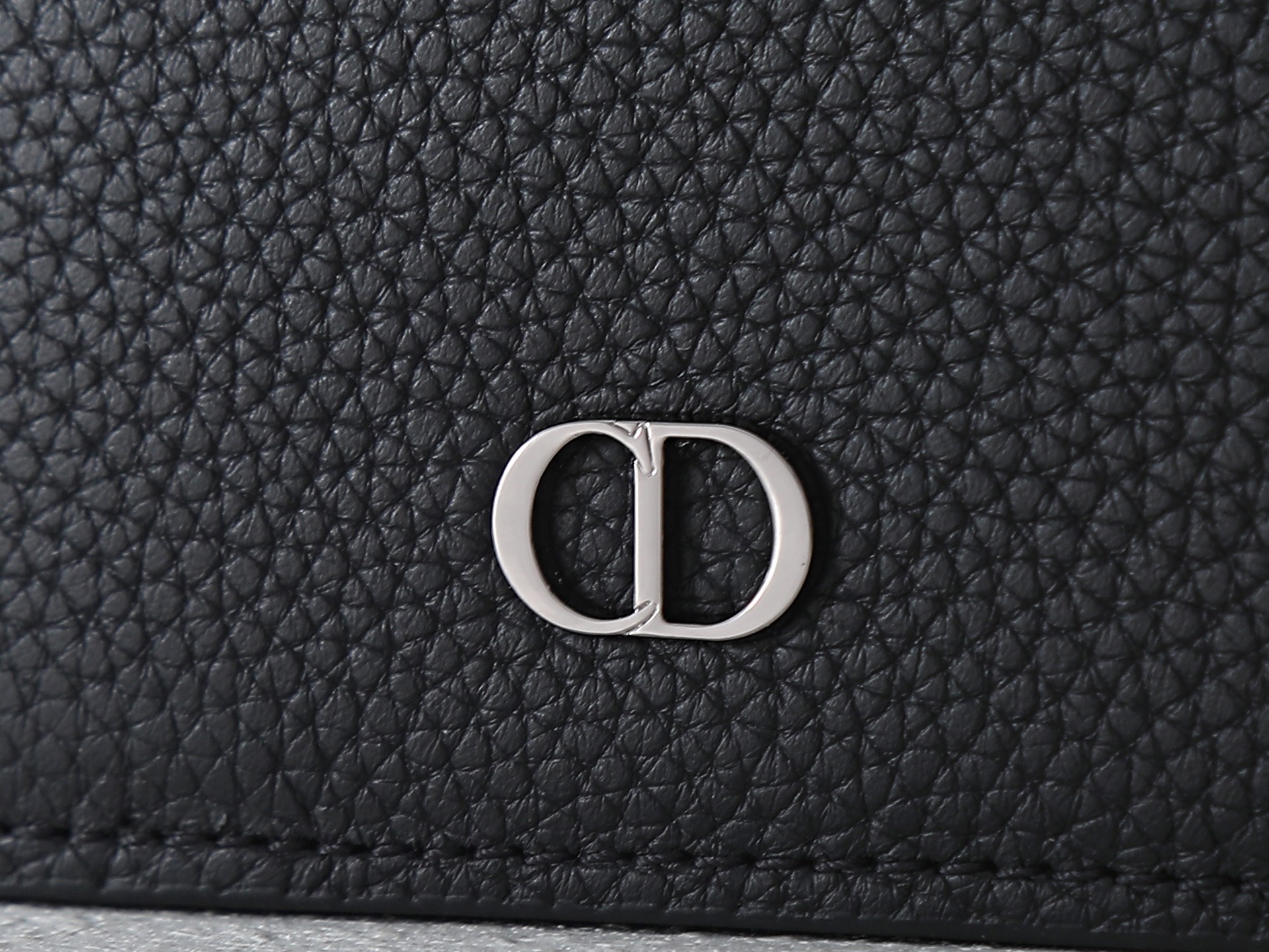 ディオール「Dior」 クラシックな高級品さいふ
