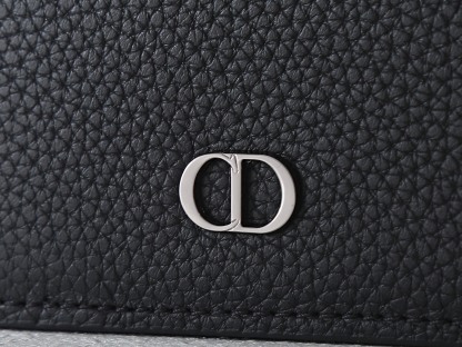 ディオール「Dior」 クラシックな高級品さいふ