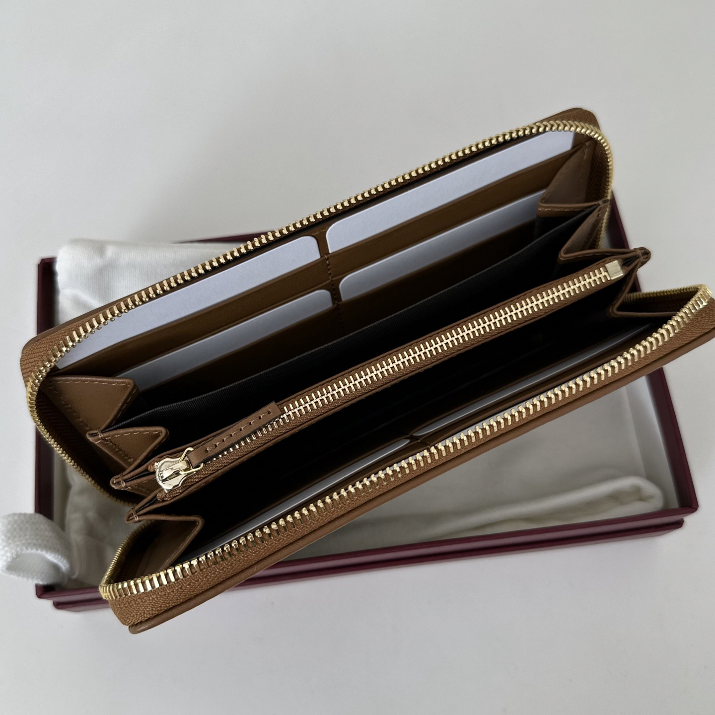 GUCCI グッチ 621889 クラシックブラウン レディース長財布