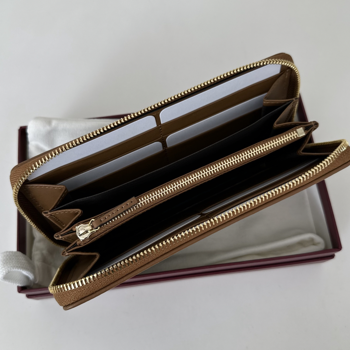 GUCCI グッチ 621889 クラシックブラウン レディース長財布