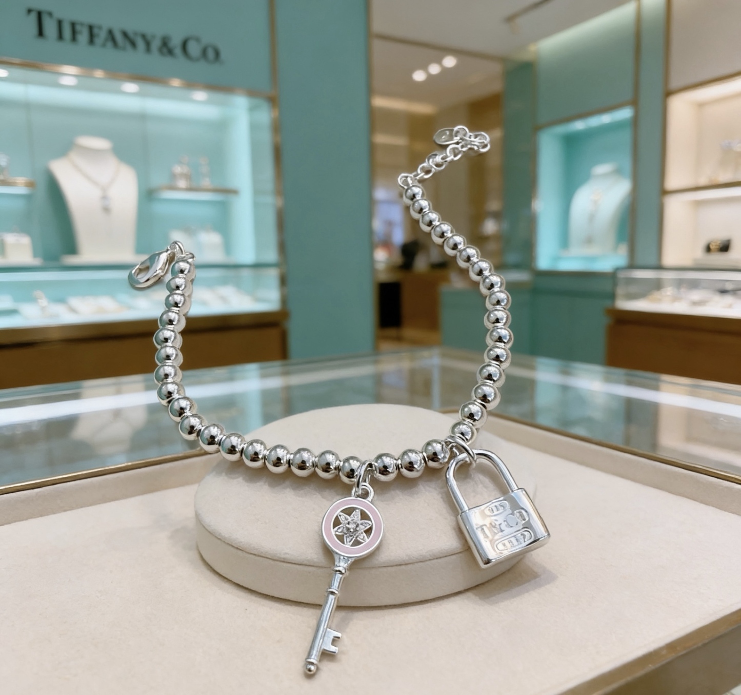 ティファニー TIFFANY & Co. シルバー 有名人同着 カップル キーモチーフ ブレスレット 代金引換可