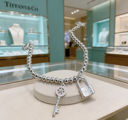 ティファニー TIFFANY & Co. シルバー 有名人同着 カップル キーモチーフ ブレスレット 代金引換可
