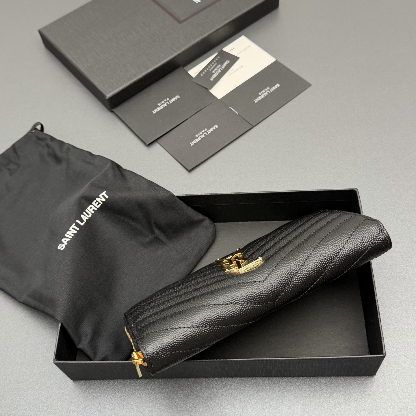 サンローラン「Saint Laurent」レザーポケットウォレット