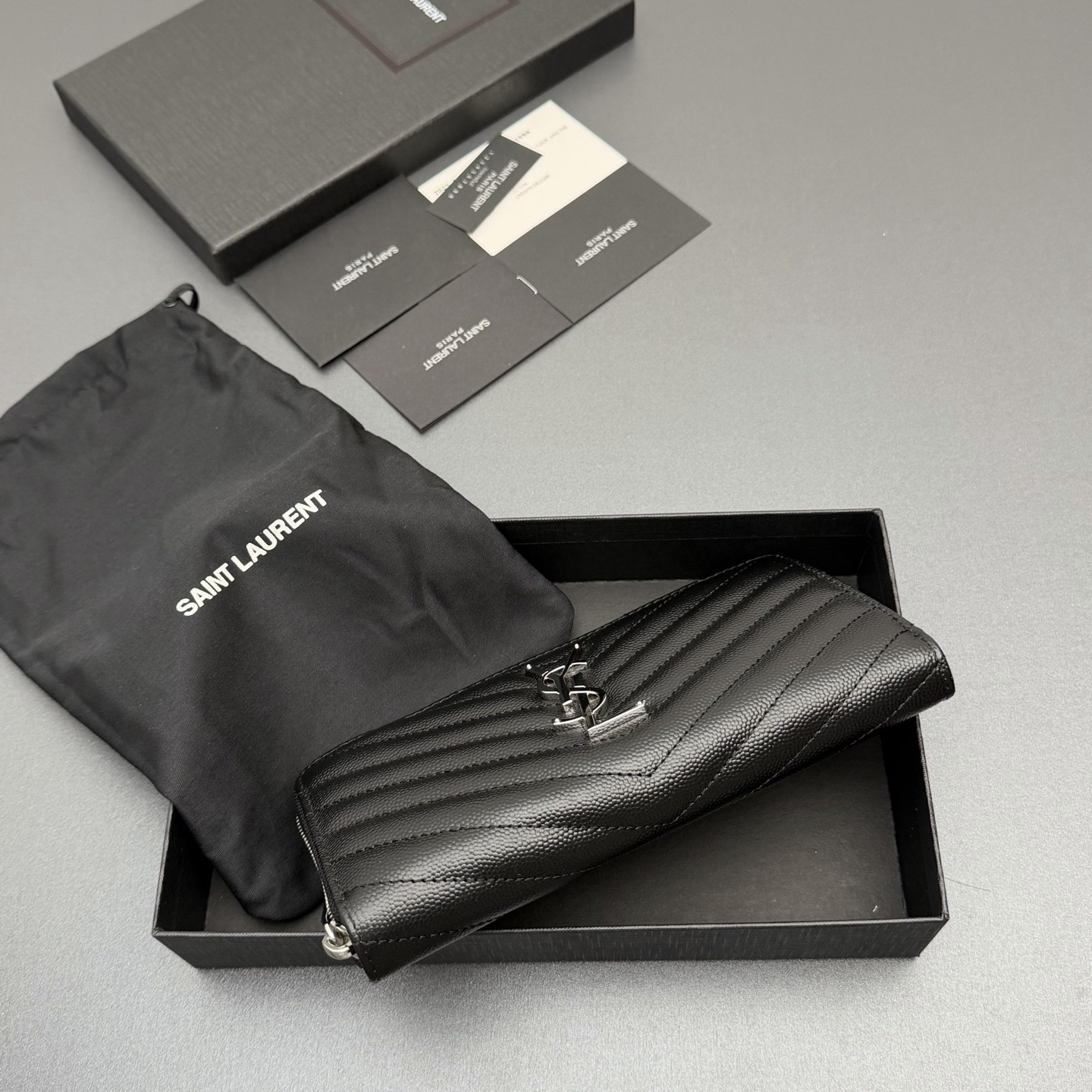 サンローラン「Saint Laurent」レザーポケットウォレット