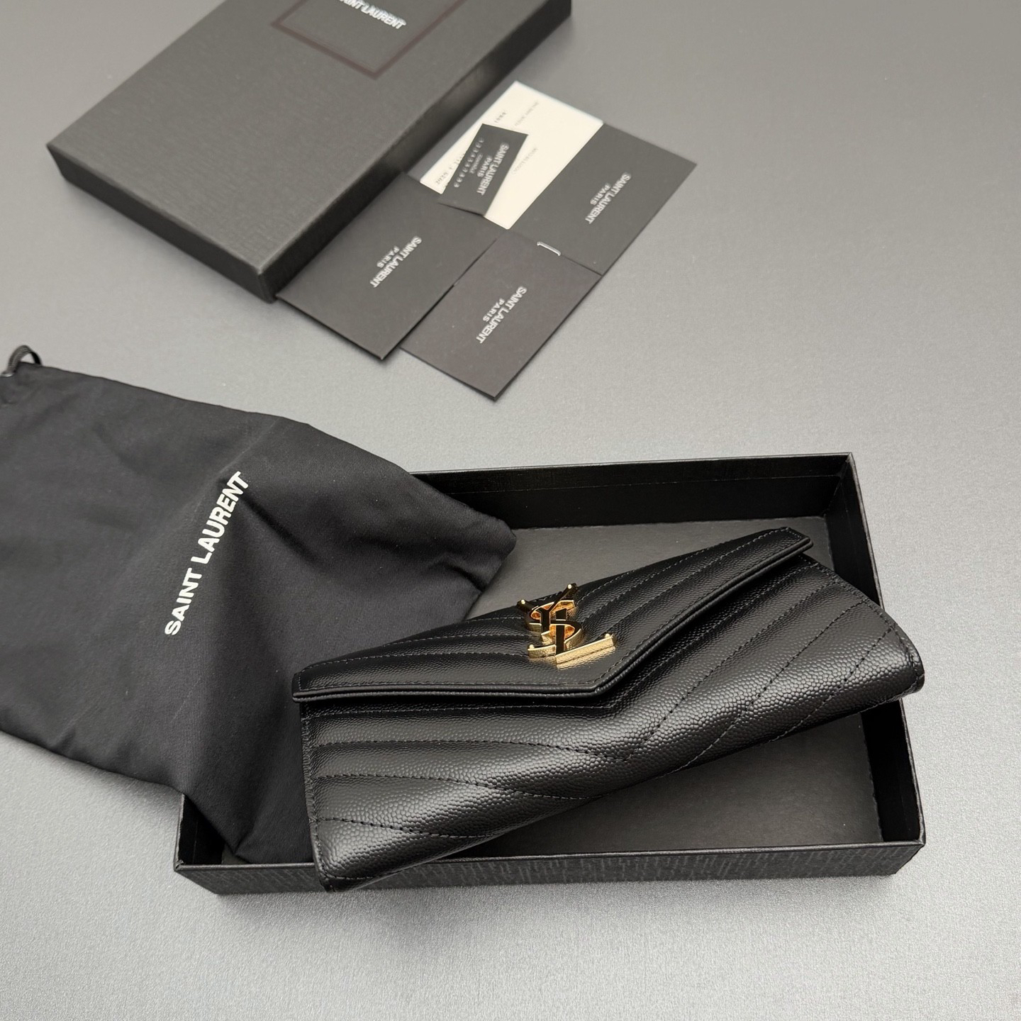 サンローラン「Saint Laurent」レザーポケットウォレット
