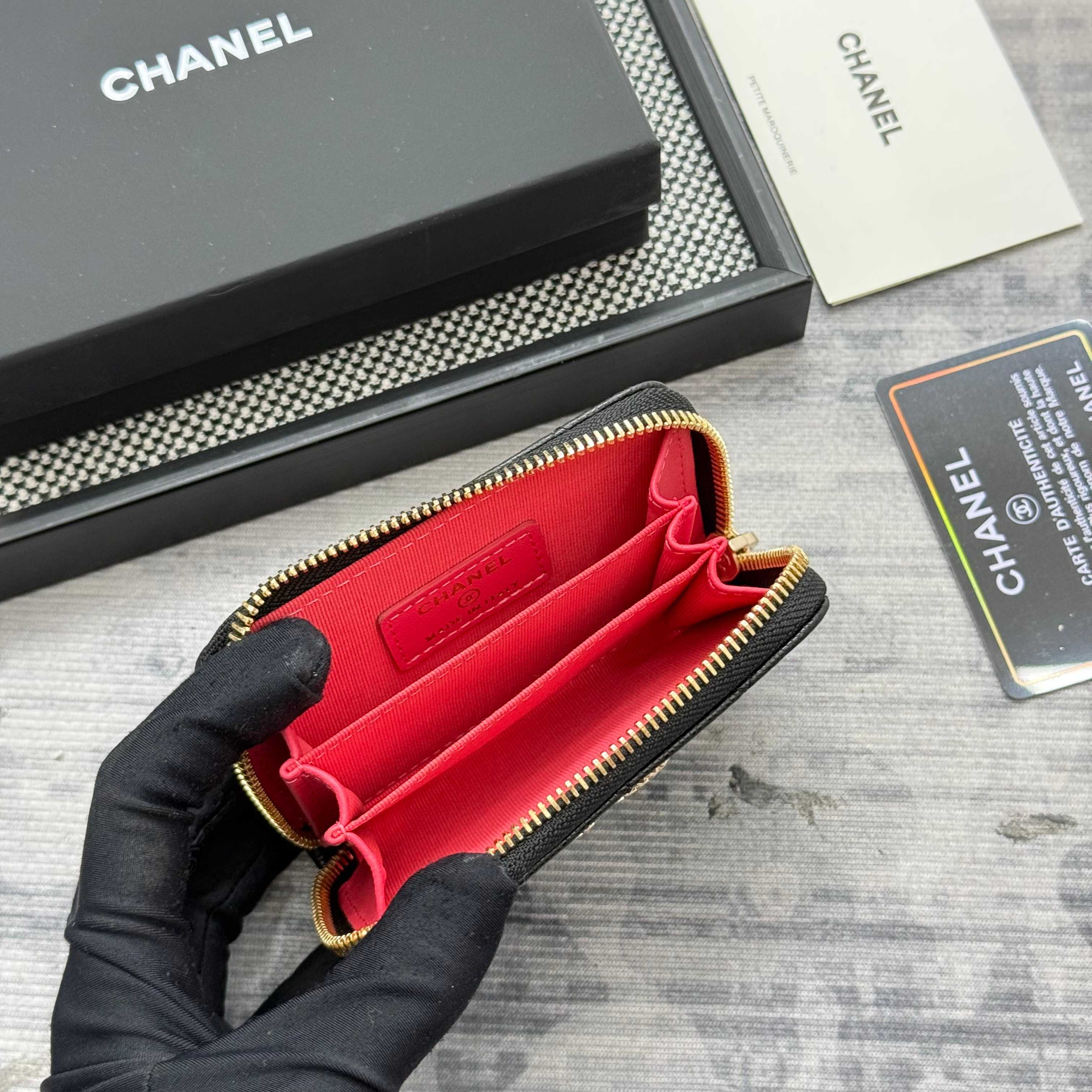 シャネル「Chanel」レザーポケットウォレット