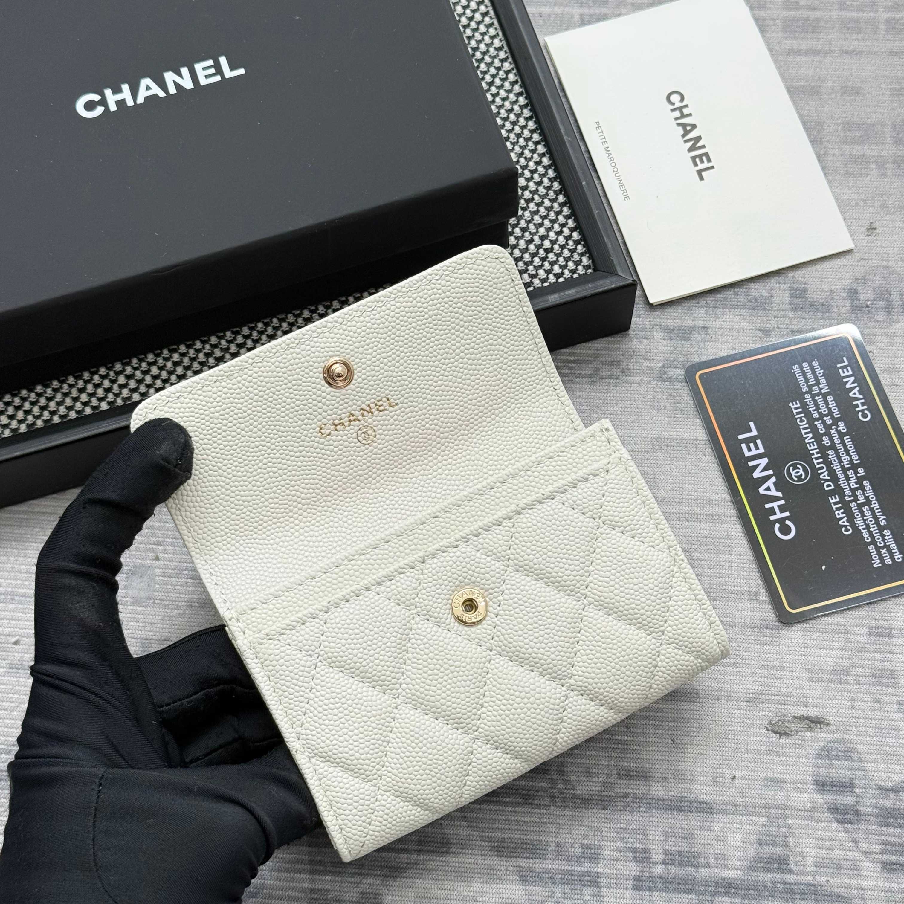 シャネル「Chanel」レザーポケットウォレット