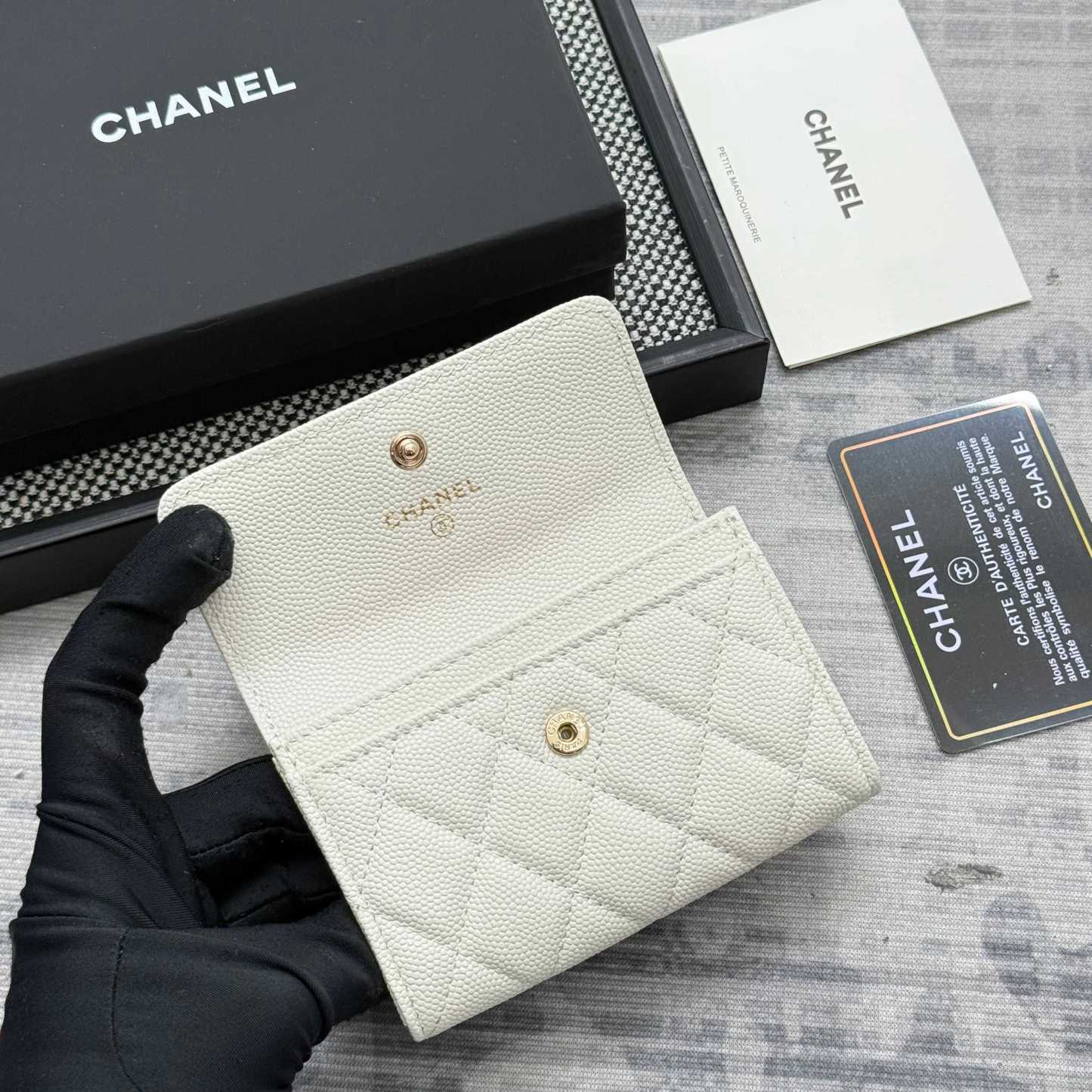 シャネル「Chanel」レザーポケットウォレット