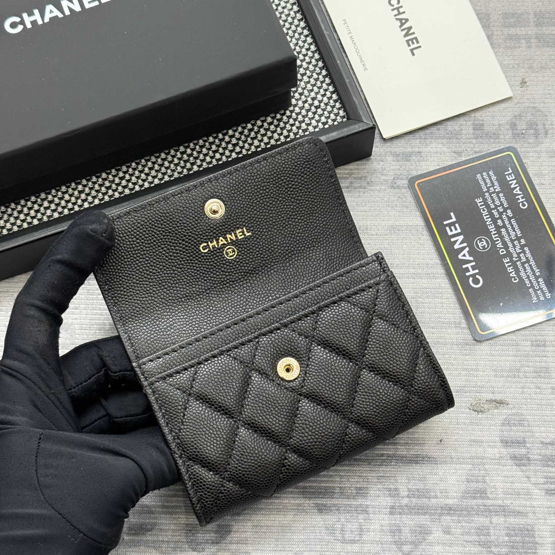 シャネル「Chanel」レザーポケットウォレット