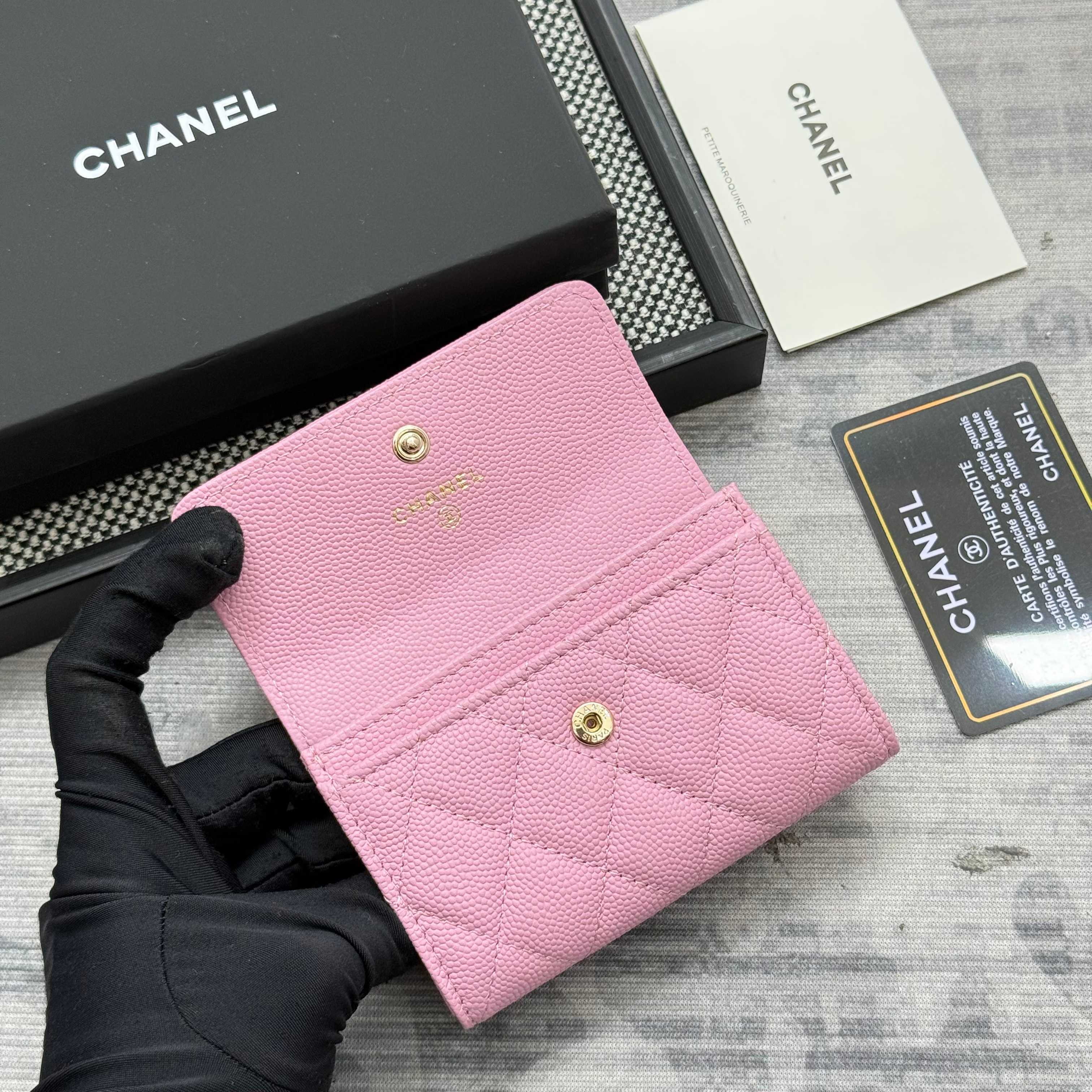シャネル「Chanel」レザーポケットウォレット