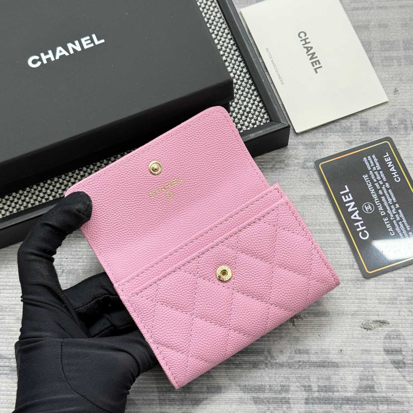 シャネル「Chanel」レザーポケットウォレット