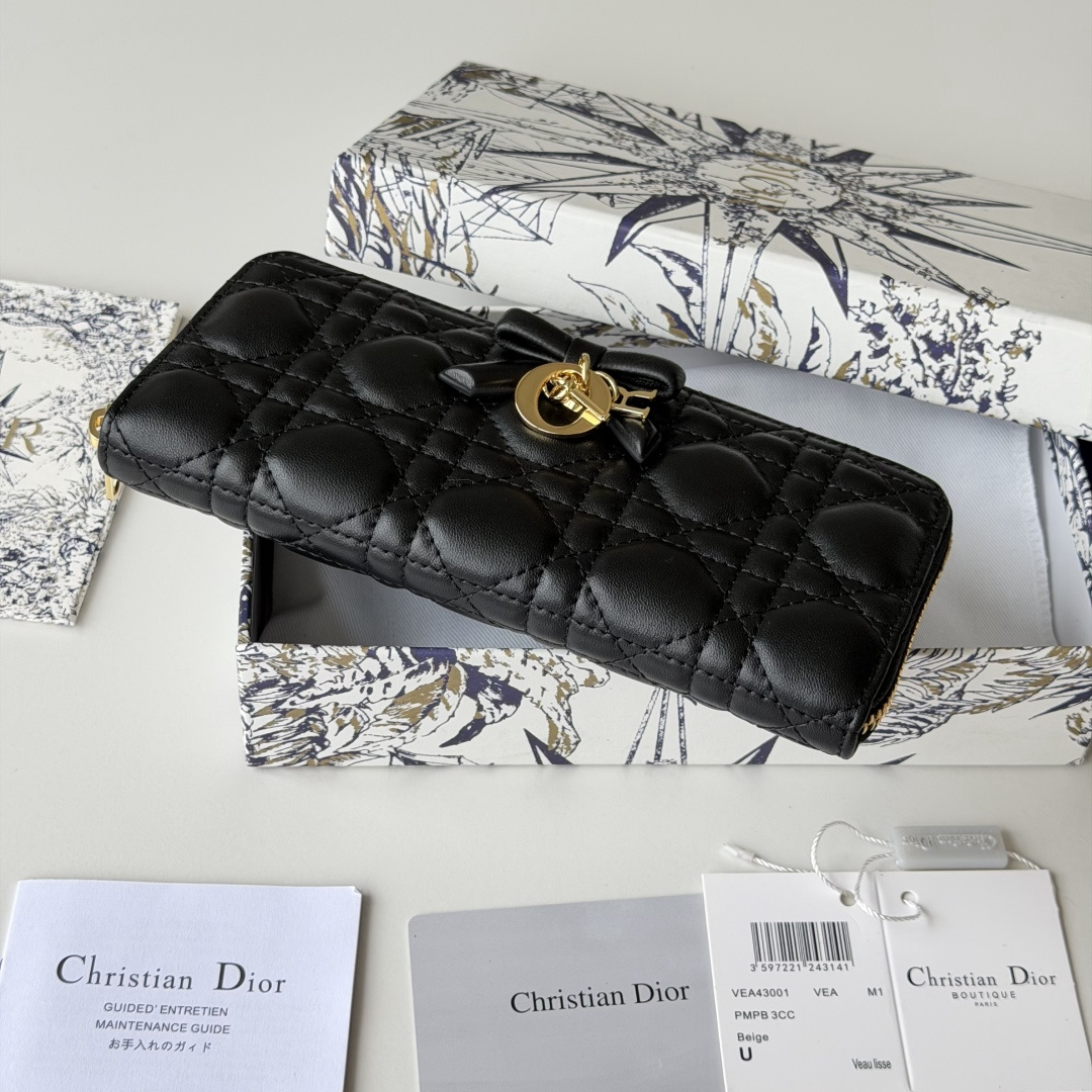 ディオール「Dior」 クラシックな高級品さいふ