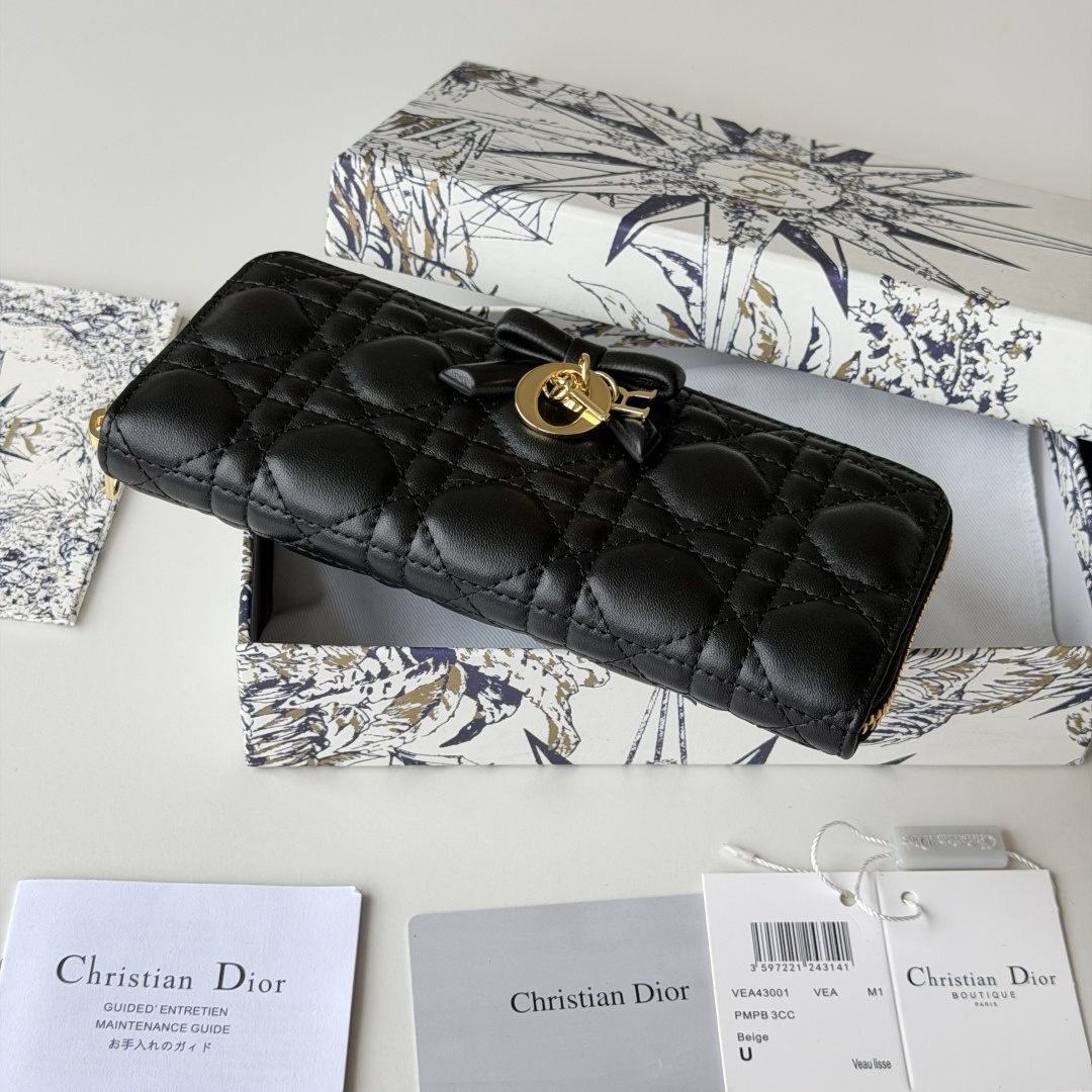 ディオール「Dior」 クラシックな高級品さいふ