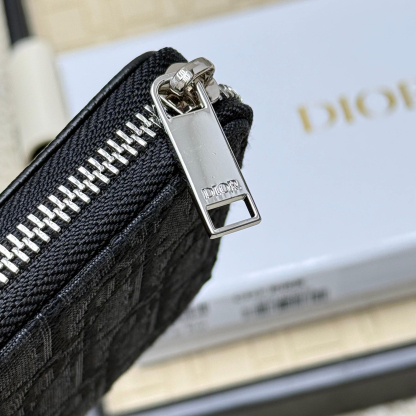 ディオール「Dior」 クラシックな高級品さいふ