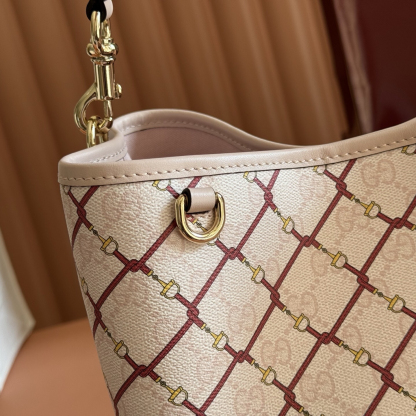 グッチ GUCCI 815103 ハンドバッグ レディース ブランド 正規品 代金引換可