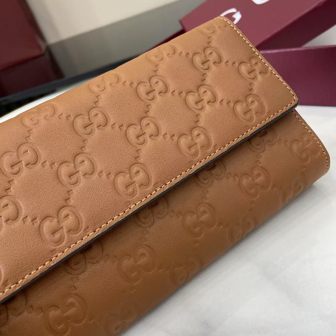 GUCCI グッチ エンブレム コレクション 847210 ブラウン エンボス レディース長財布