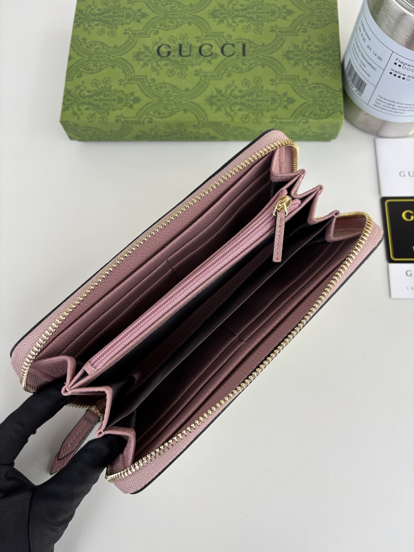 グッチ「Gucci」レディース ラウンドファスナー長財布