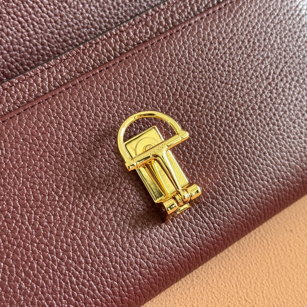 GUCCI グッチ ソフトビット コレクション 828147 ホワイト カーフスキン レディース長財布