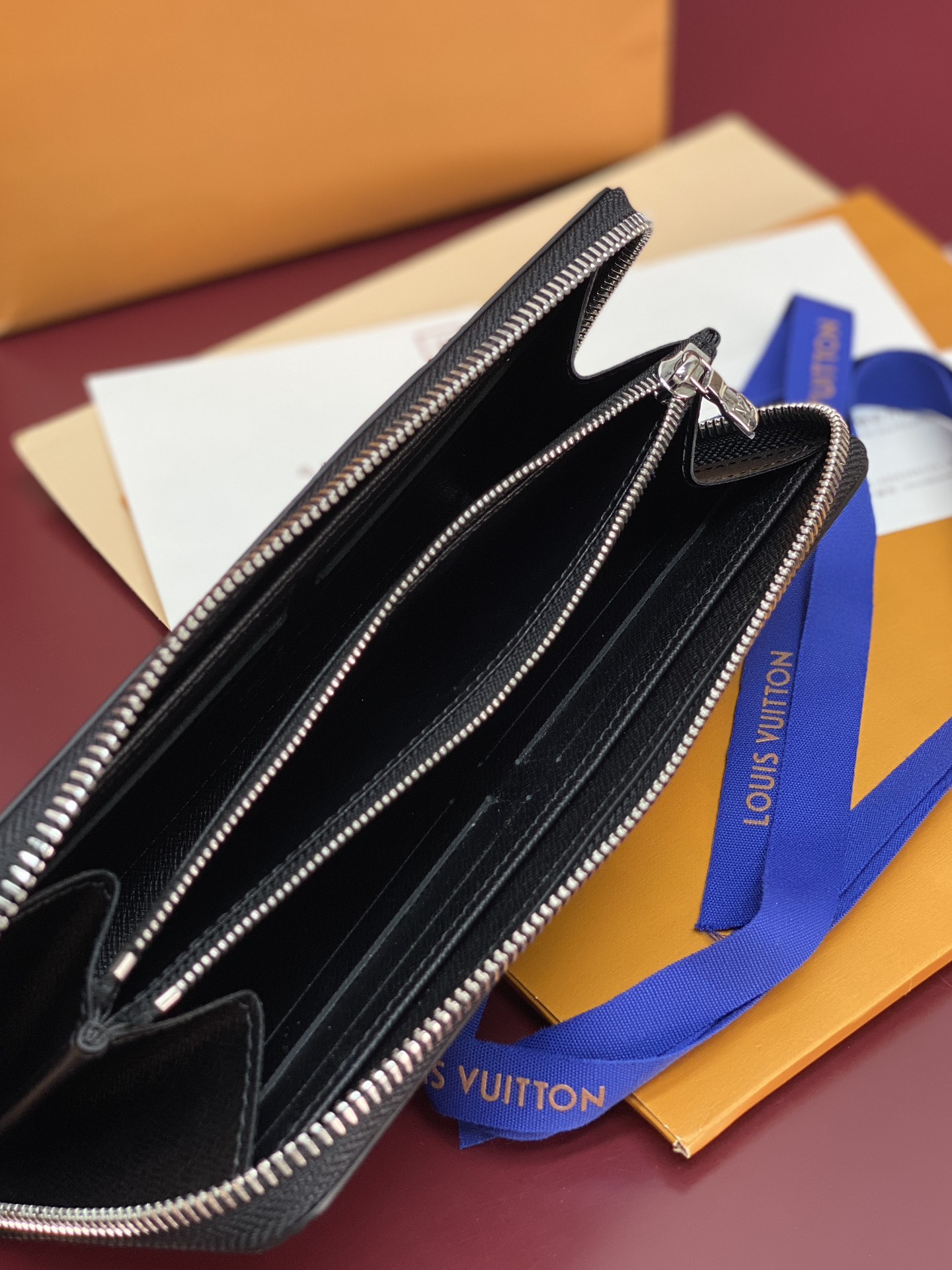 ルイ・ヴィトン「Louis Vuitton」レザーポケットウォレット