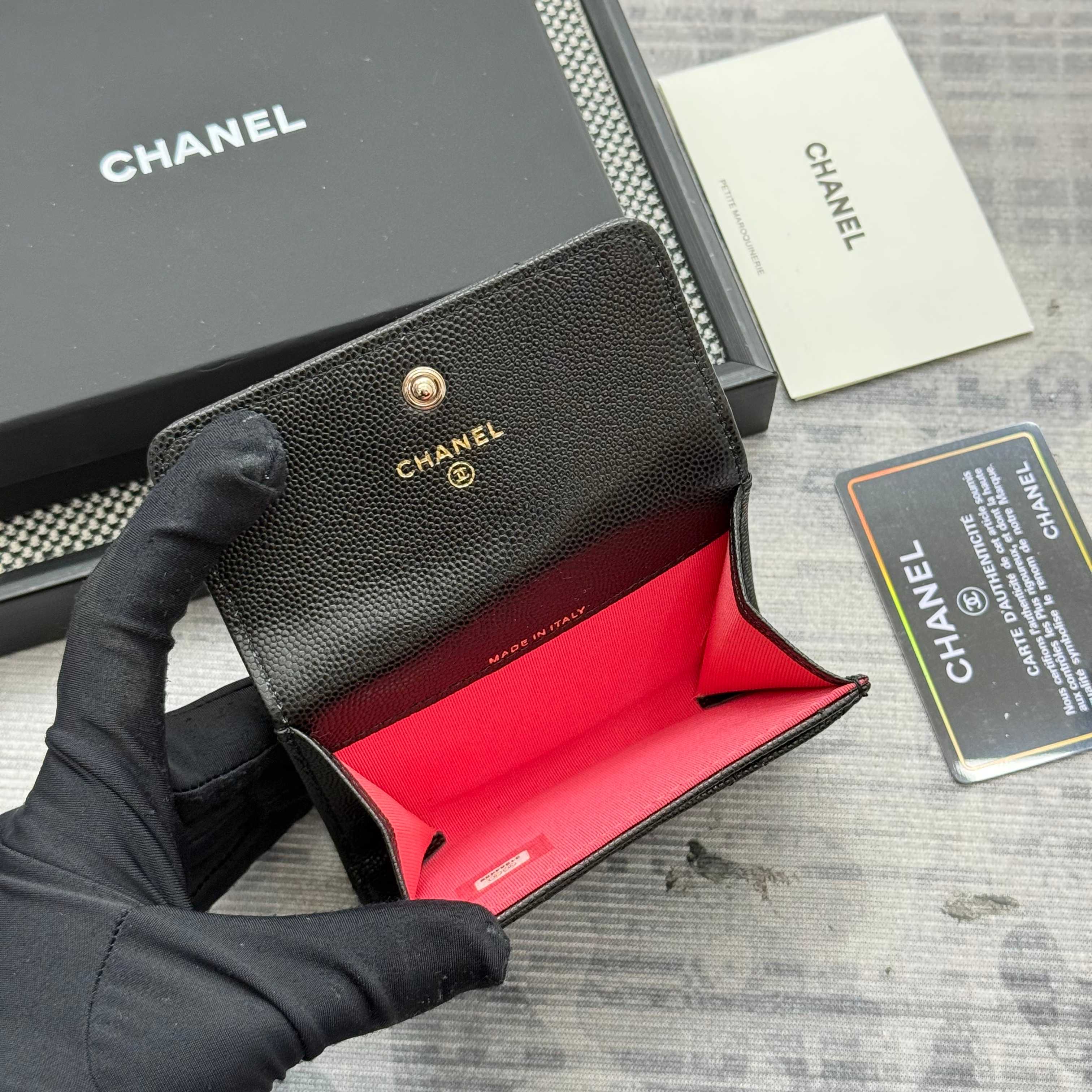 シャネル「Chanel」レザーポケットウォレット