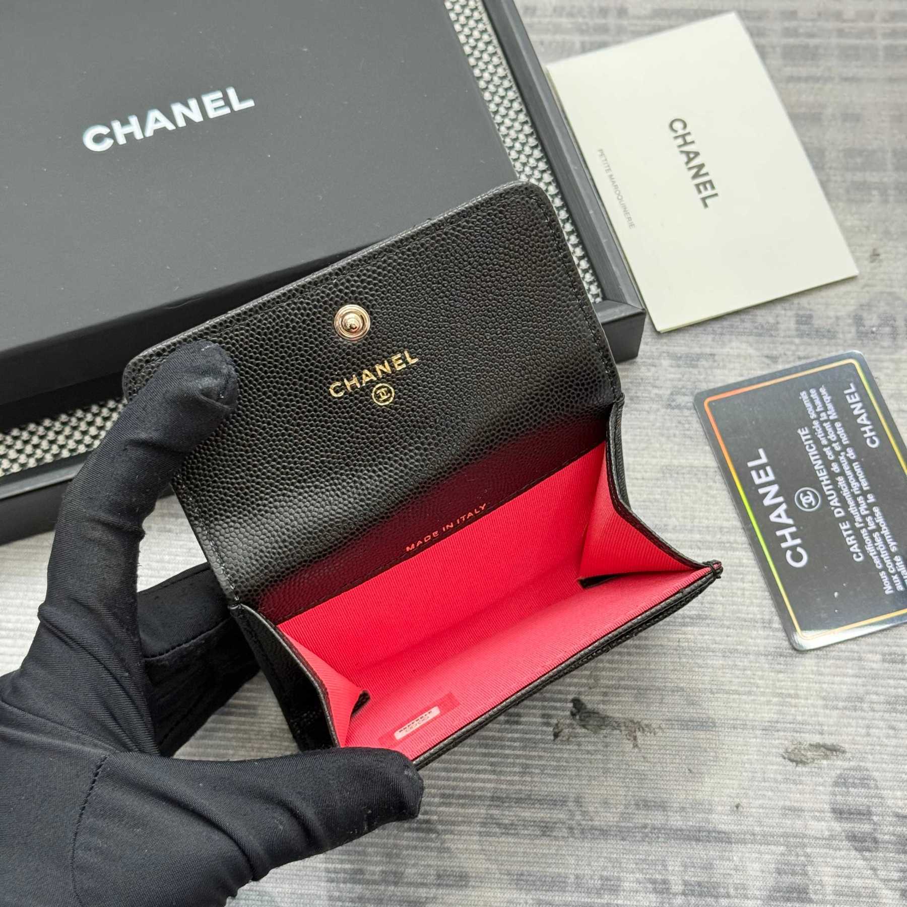 シャネル「Chanel」レザーポケットウォレット