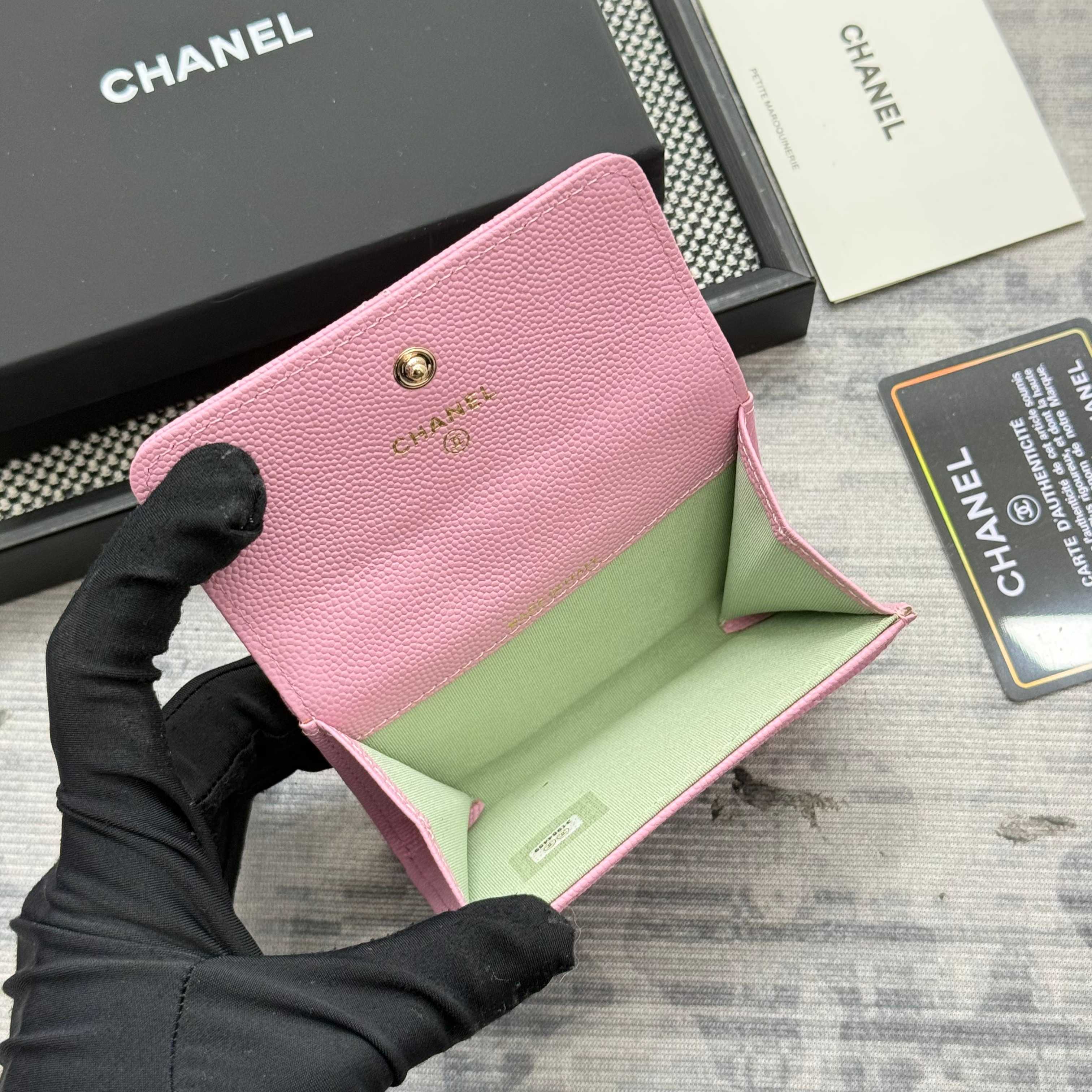 シャネル「Chanel」レザーポケットウォレット